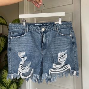 Fashion to Figure distressed denim shorts NWT